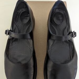 Dansko black leather Mary Jane shoes size 38